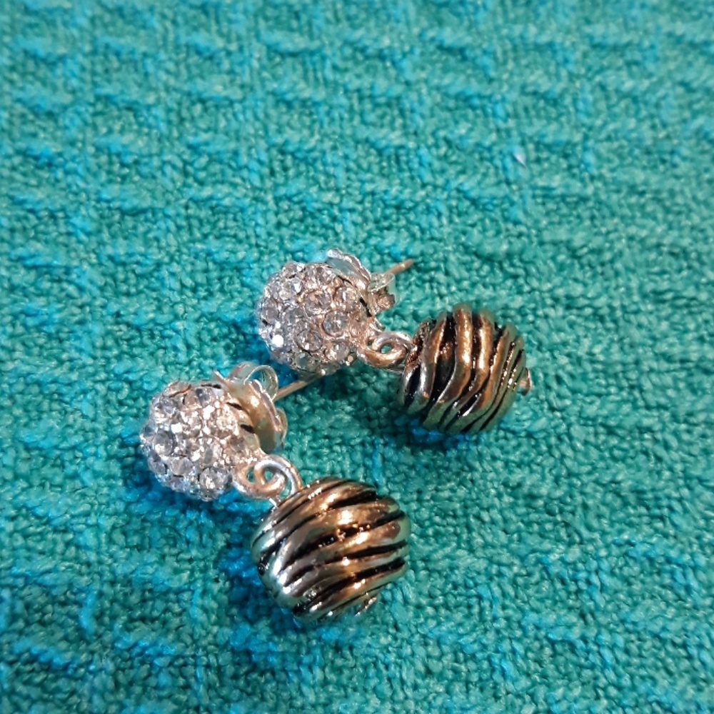 Earings